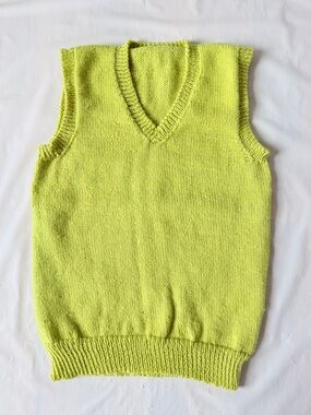Hand knitted 100% Pure Wool V-Neck Sweater Vest Bright Lime Green XS Unisex New